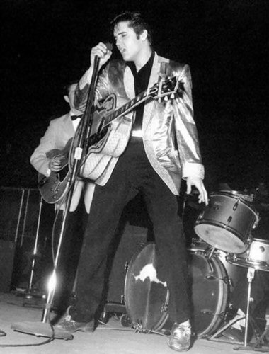 Elvis Live 1950s